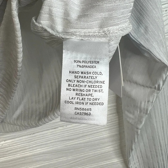 Abound Long Sleeve Cropped Cut Out Top Size L in Grey Fog NEW - Picture 12 of 14